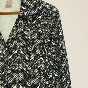 No Boundaries Black and White Geometric Print Top